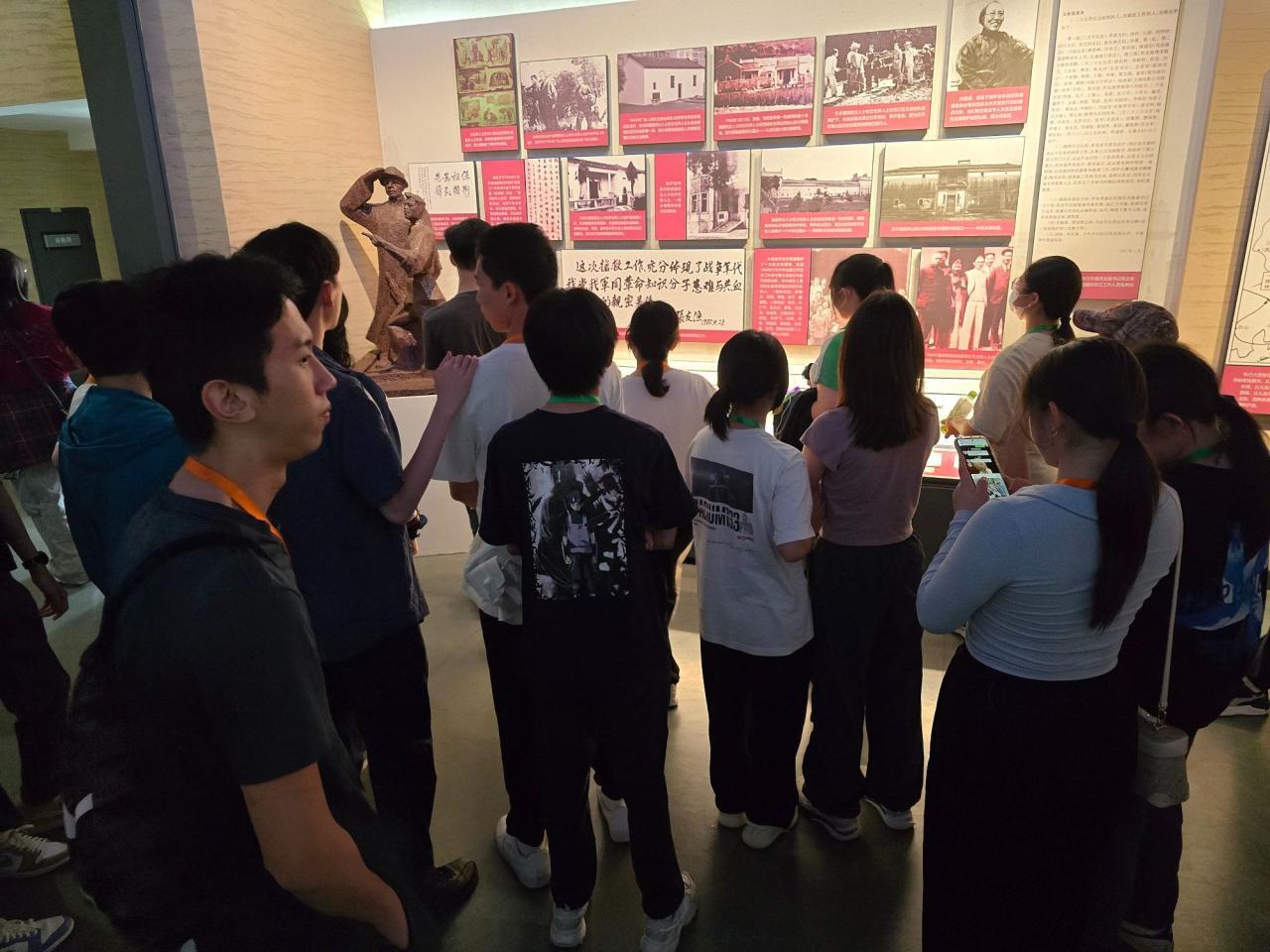 館內展示抗日時期的珍貴文物